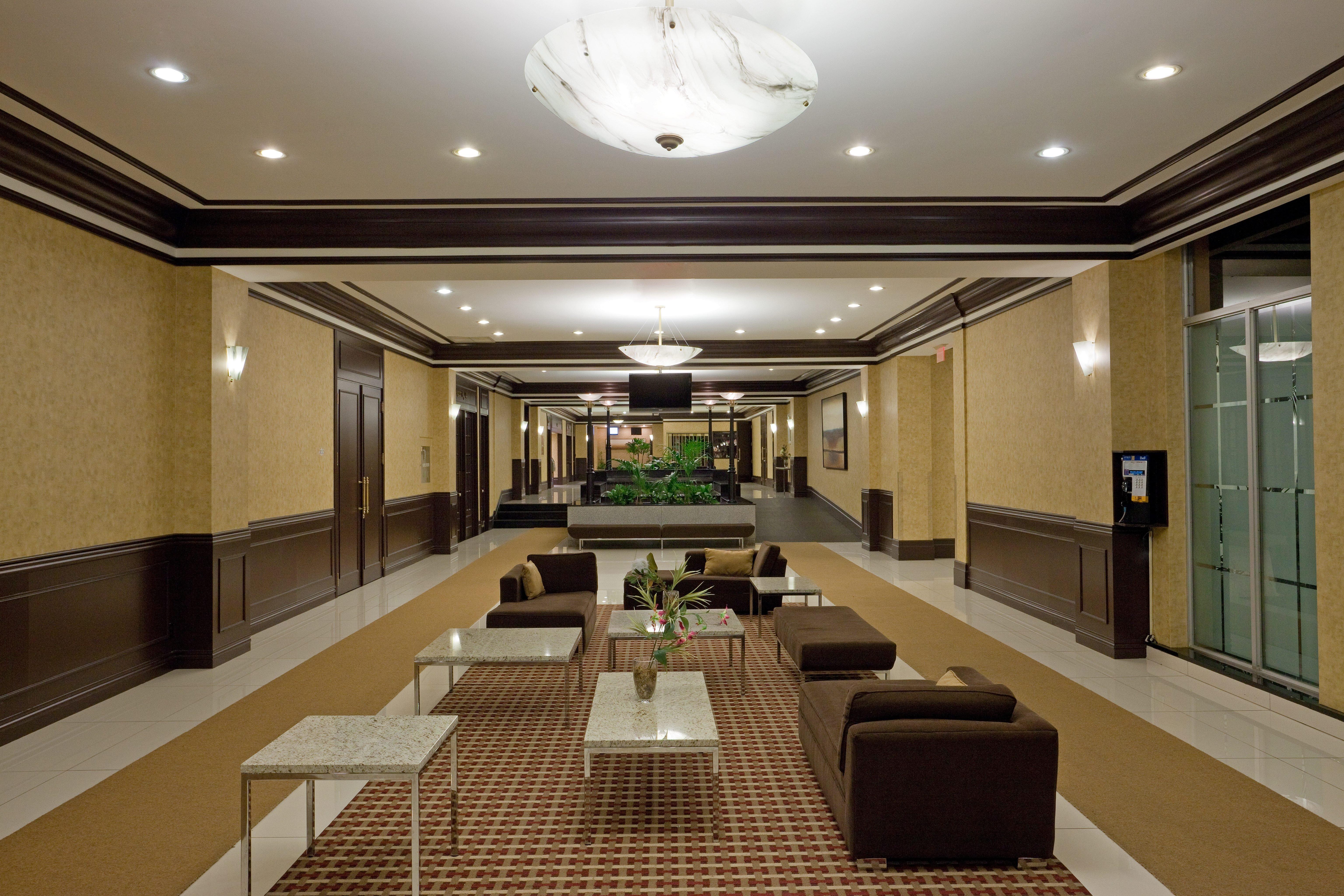Armon Plaza Montreal Airpt, Trademark Collection By Wyndham Екстер'єр фото