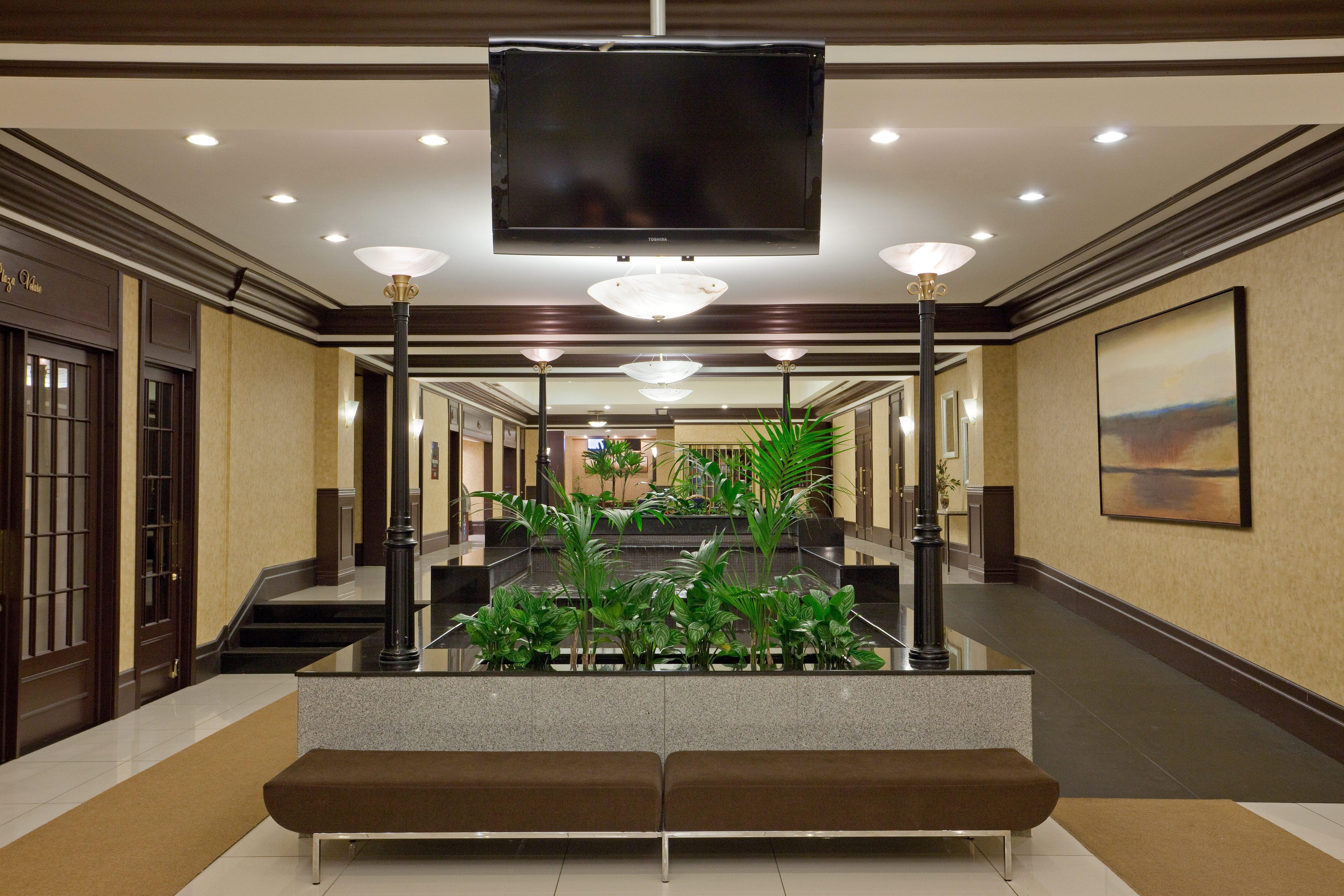 Armon Plaza Montreal Airpt, Trademark Collection By Wyndham Екстер'єр фото