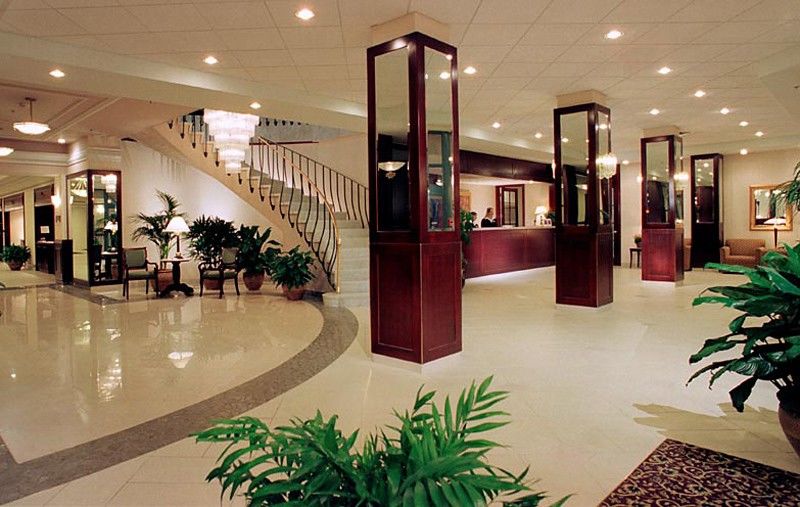 Armon Plaza Montreal Airpt, Trademark Collection By Wyndham Екстер'єр фото